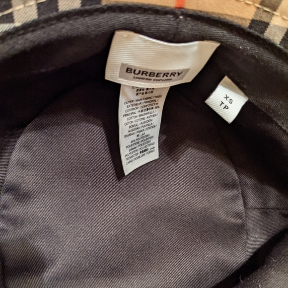 Burberry Bucket Hat - Picture 4 of 9
